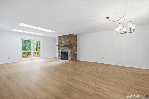 339 Navajo Loop Shelton CT 06484