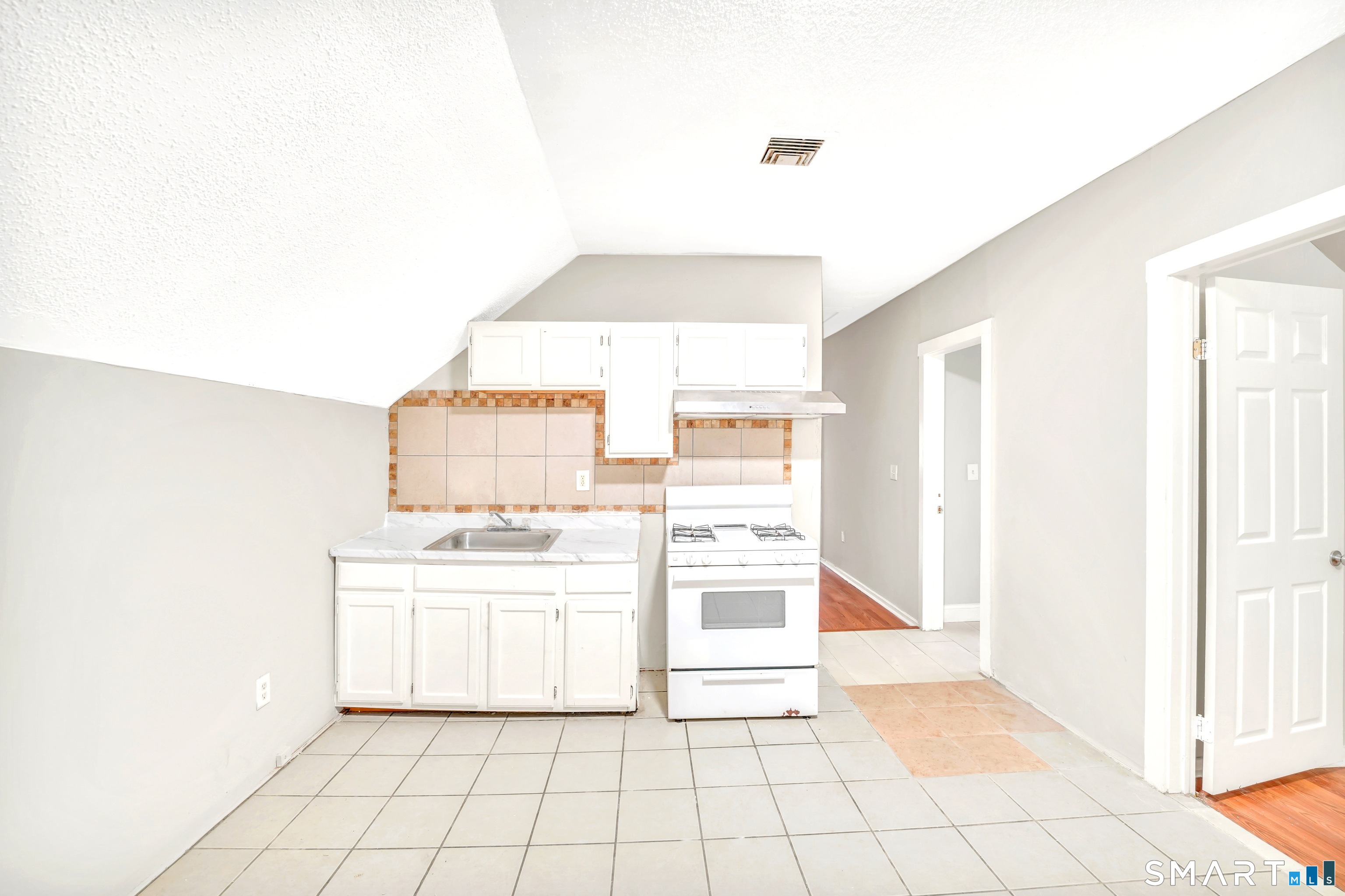 76 Thompson Street New Haven CT 06511