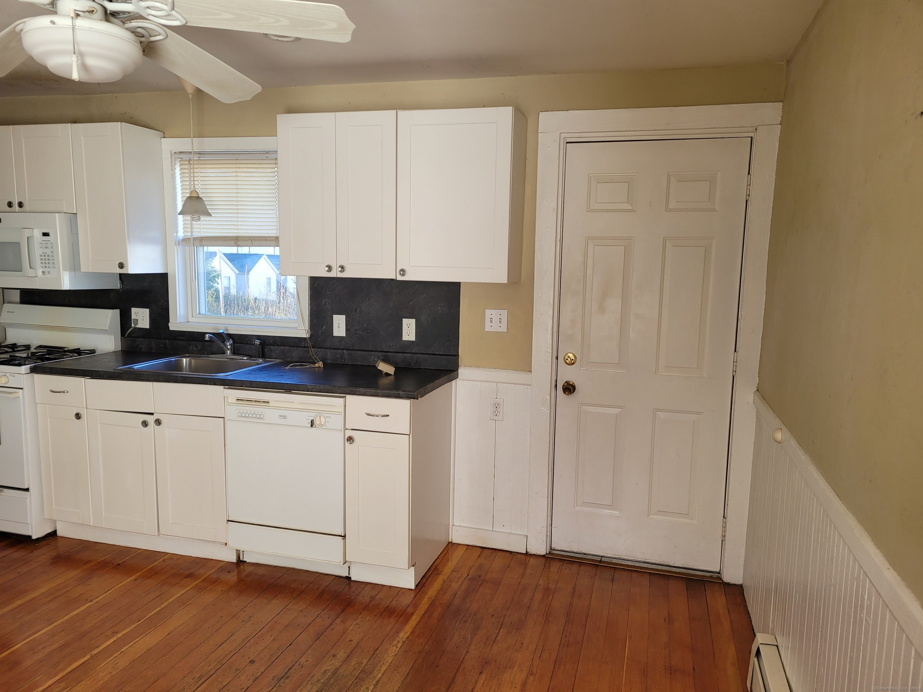 87 Pleasant Street Enfield CT 06082