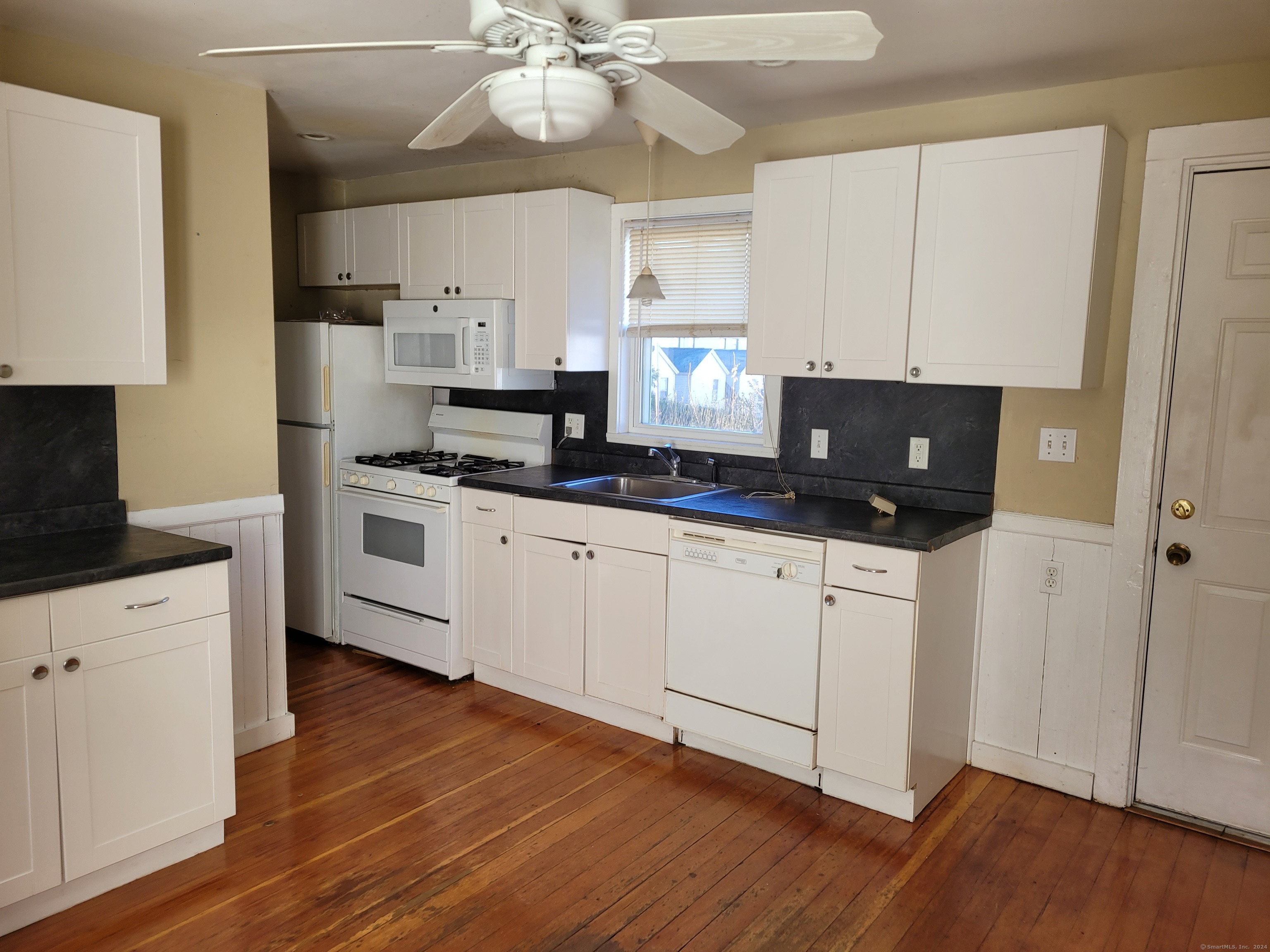 87 Pleasant Street Enfield CT 06082
