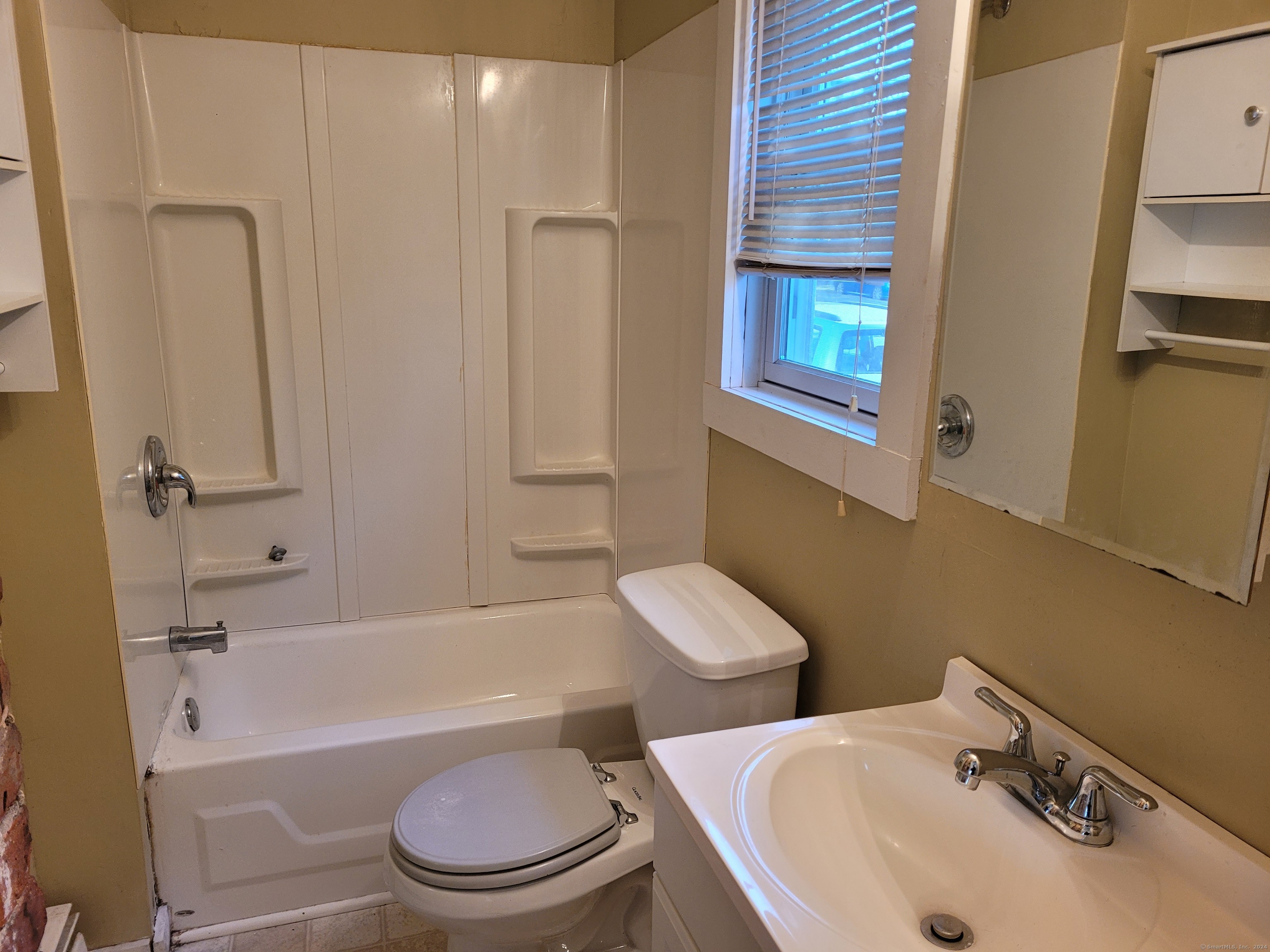 87 Pleasant Street Enfield CT 06082