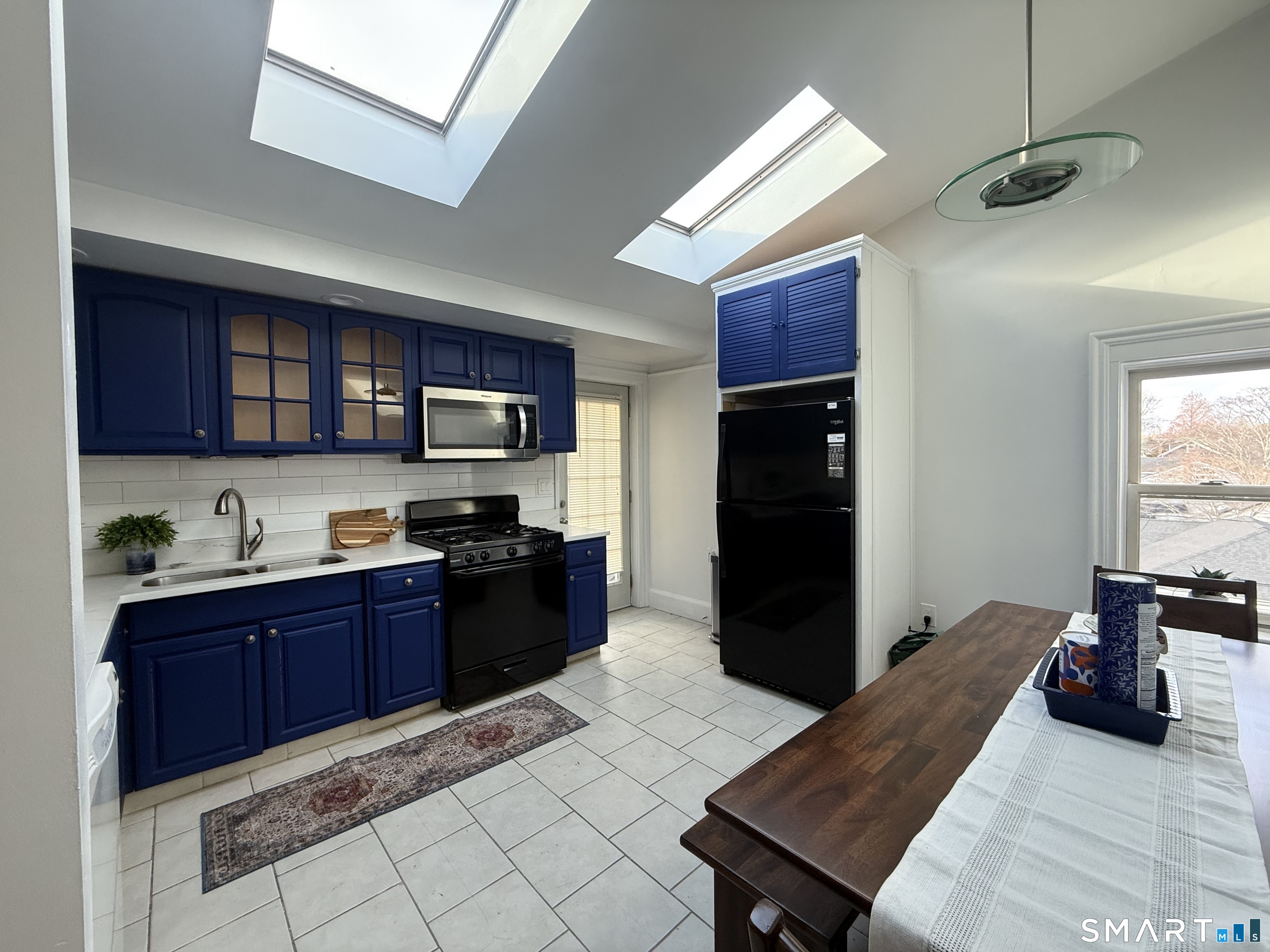 883 Montauk Avenue New London CT 06320