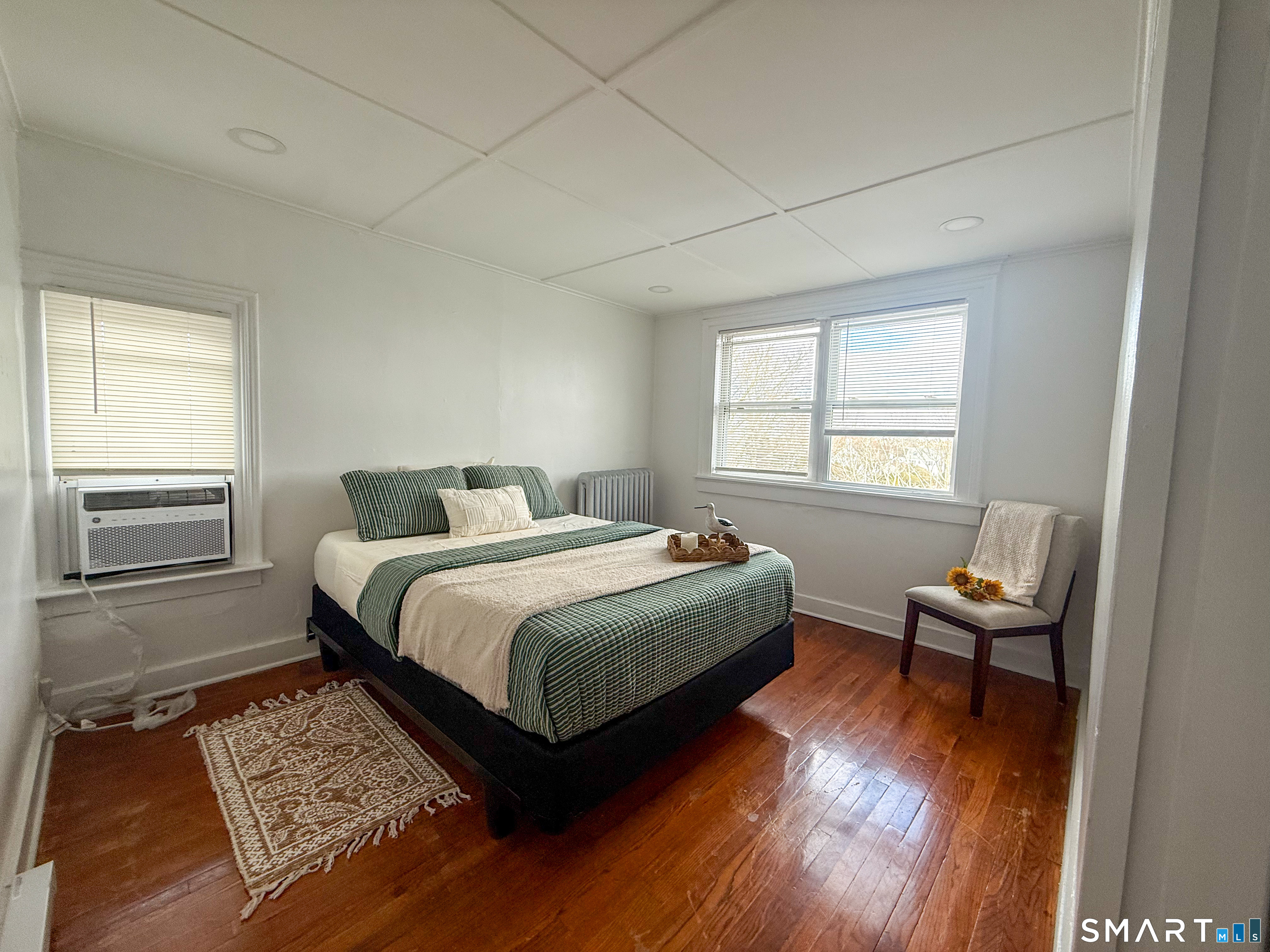 883 Montauk Avenue New London CT 06320