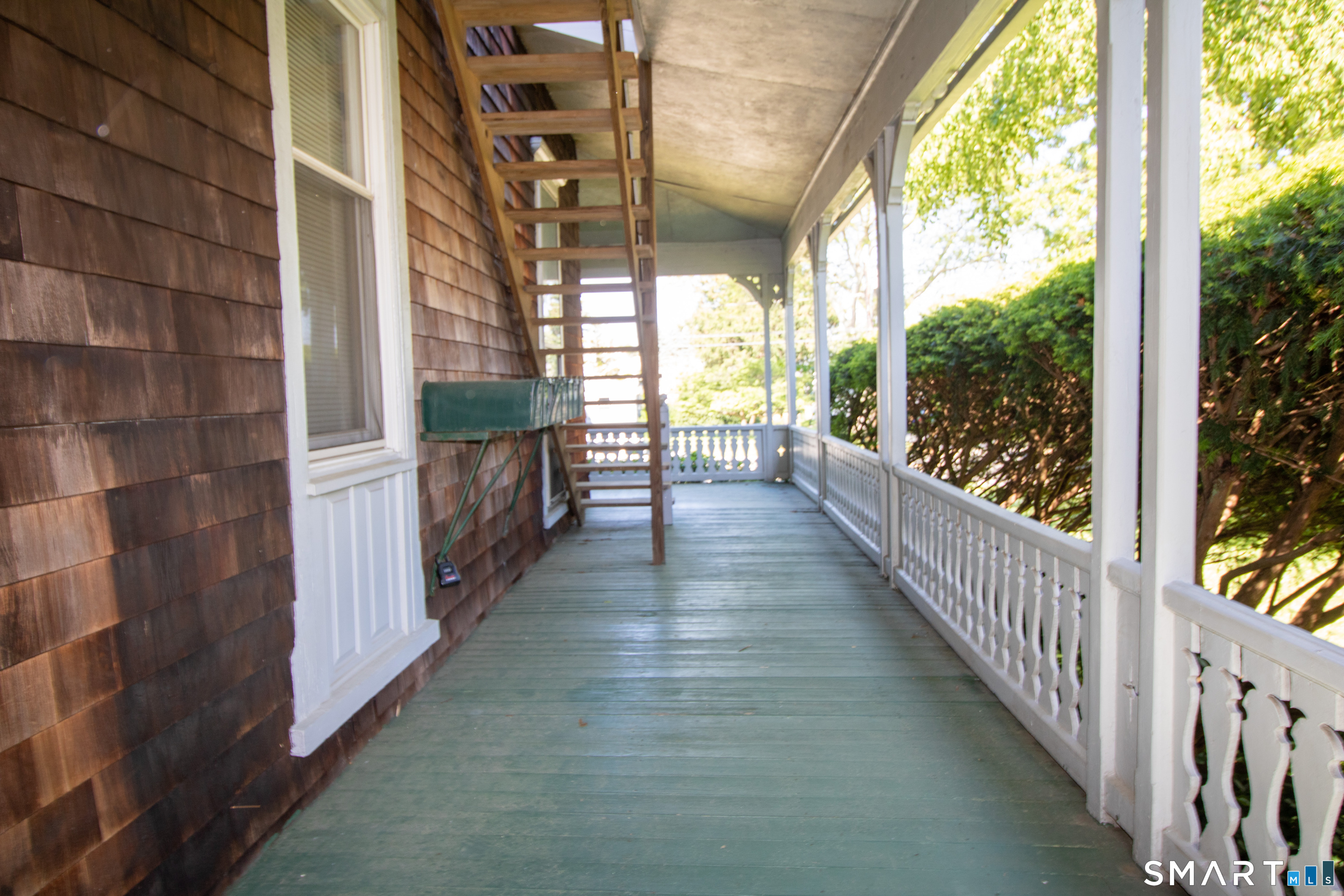 883 Montauk Avenue New London CT 06320