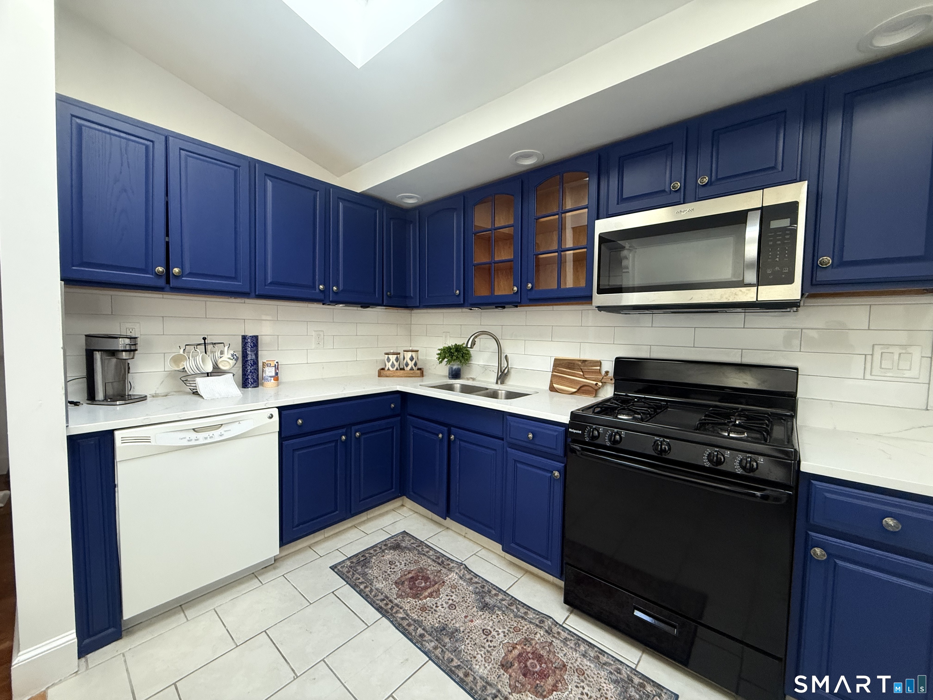 883 Montauk Avenue New London CT 06320