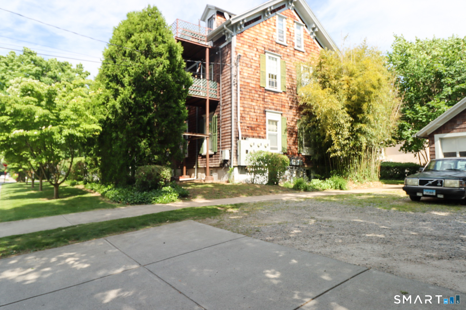 883 Montauk Avenue New London CT 06320