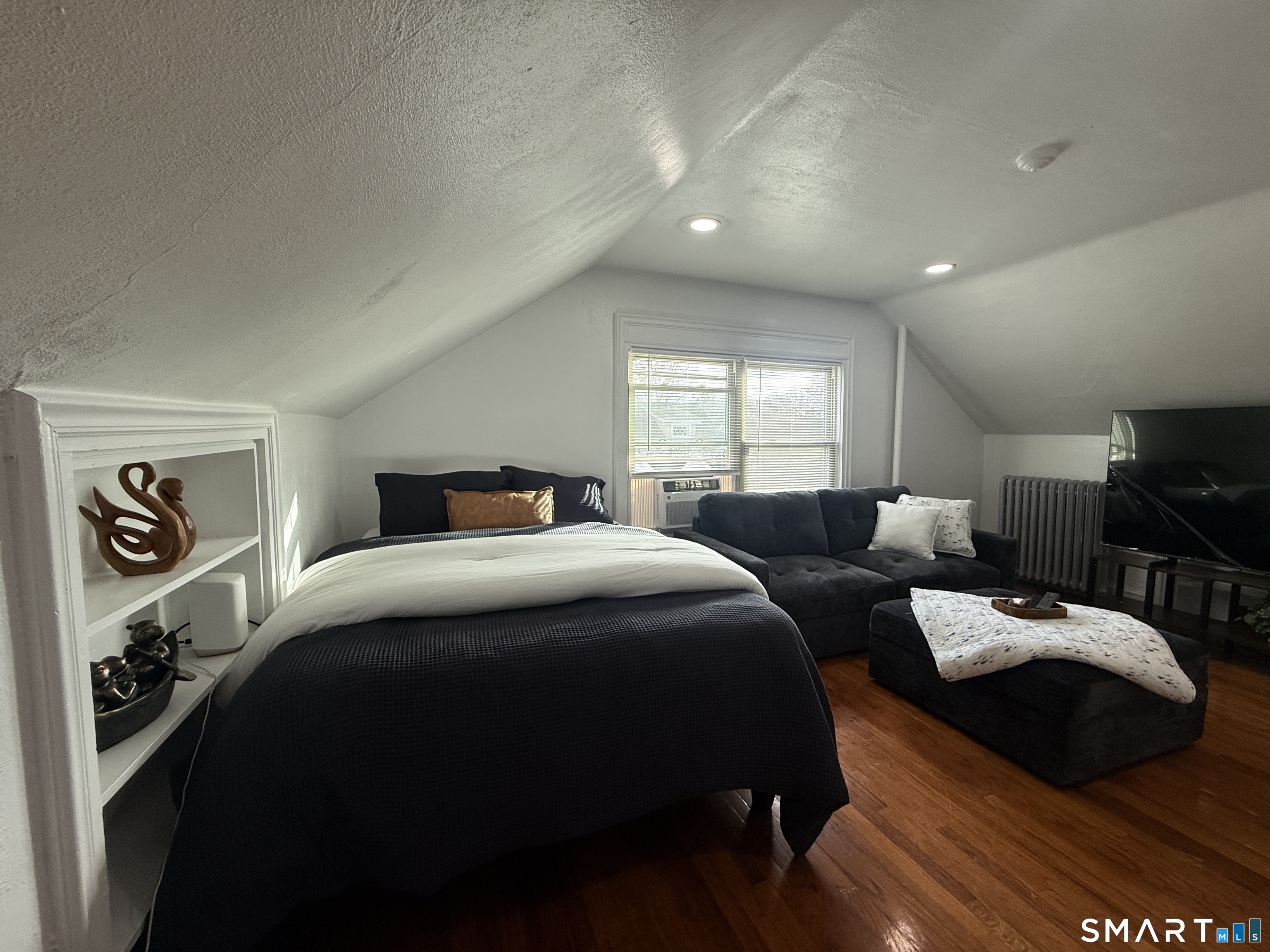 883 Montauk Avenue New London CT 06320