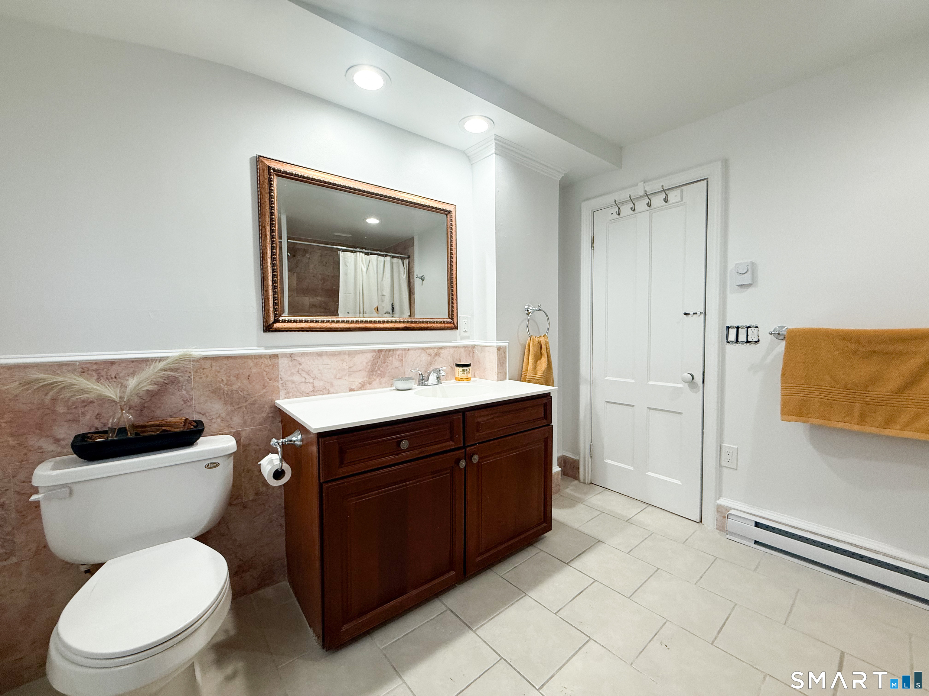 883 Montauk Avenue New London CT 06320