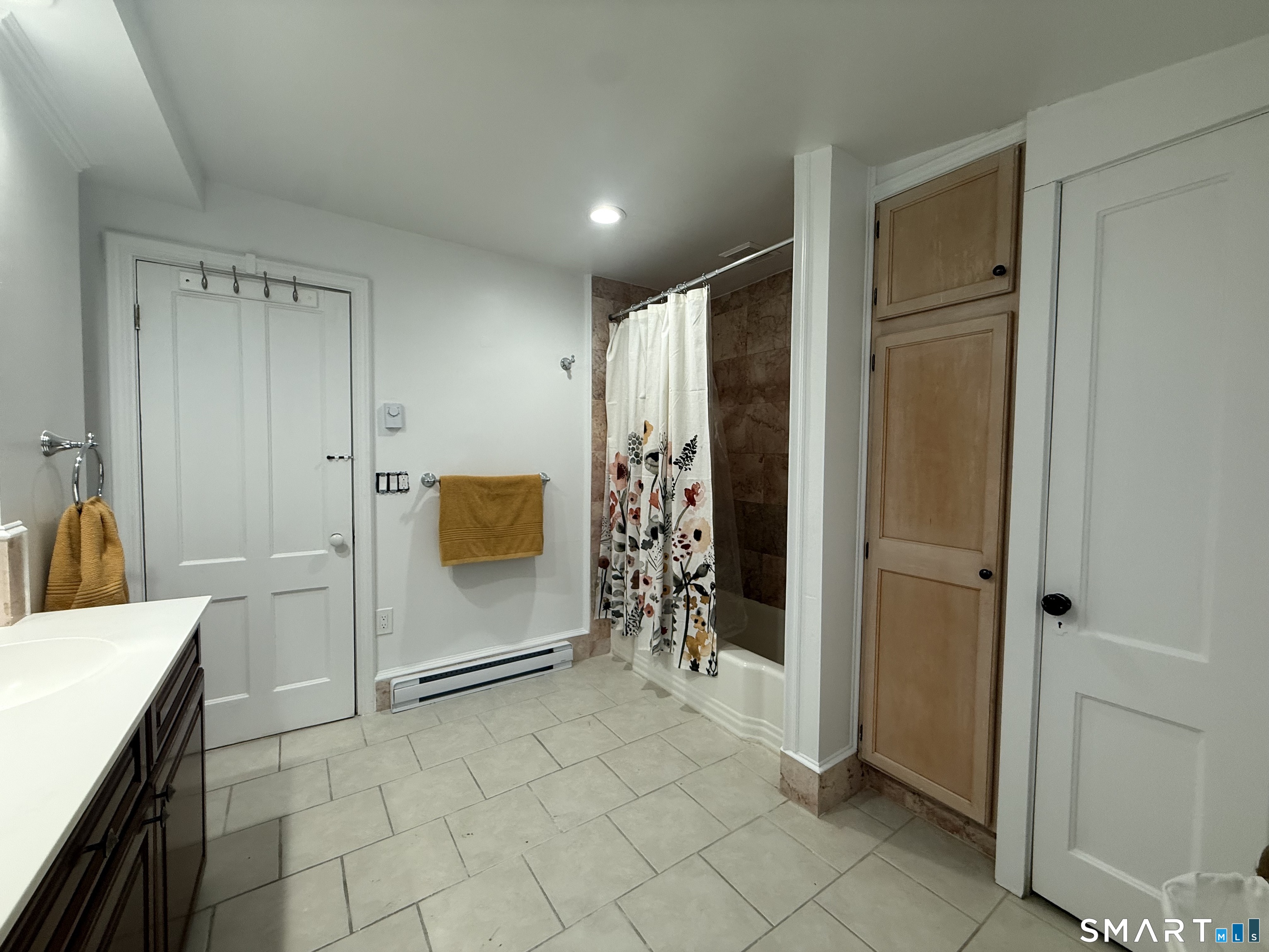 883 Montauk Avenue New London CT 06320