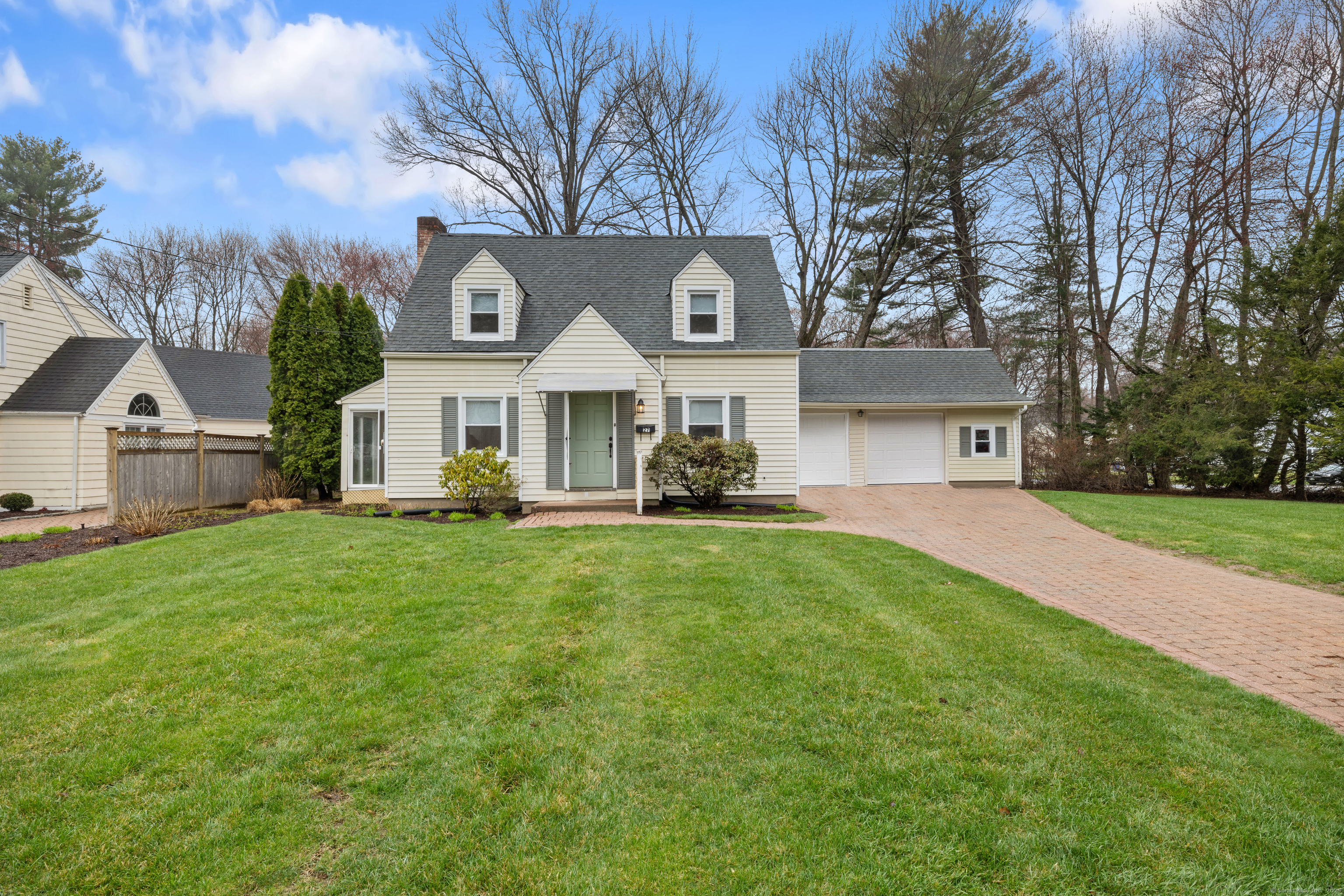 27 Tecumseh Road West Hartford CT 06117