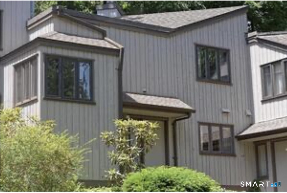 4 Earls Court Farmington CT 06032