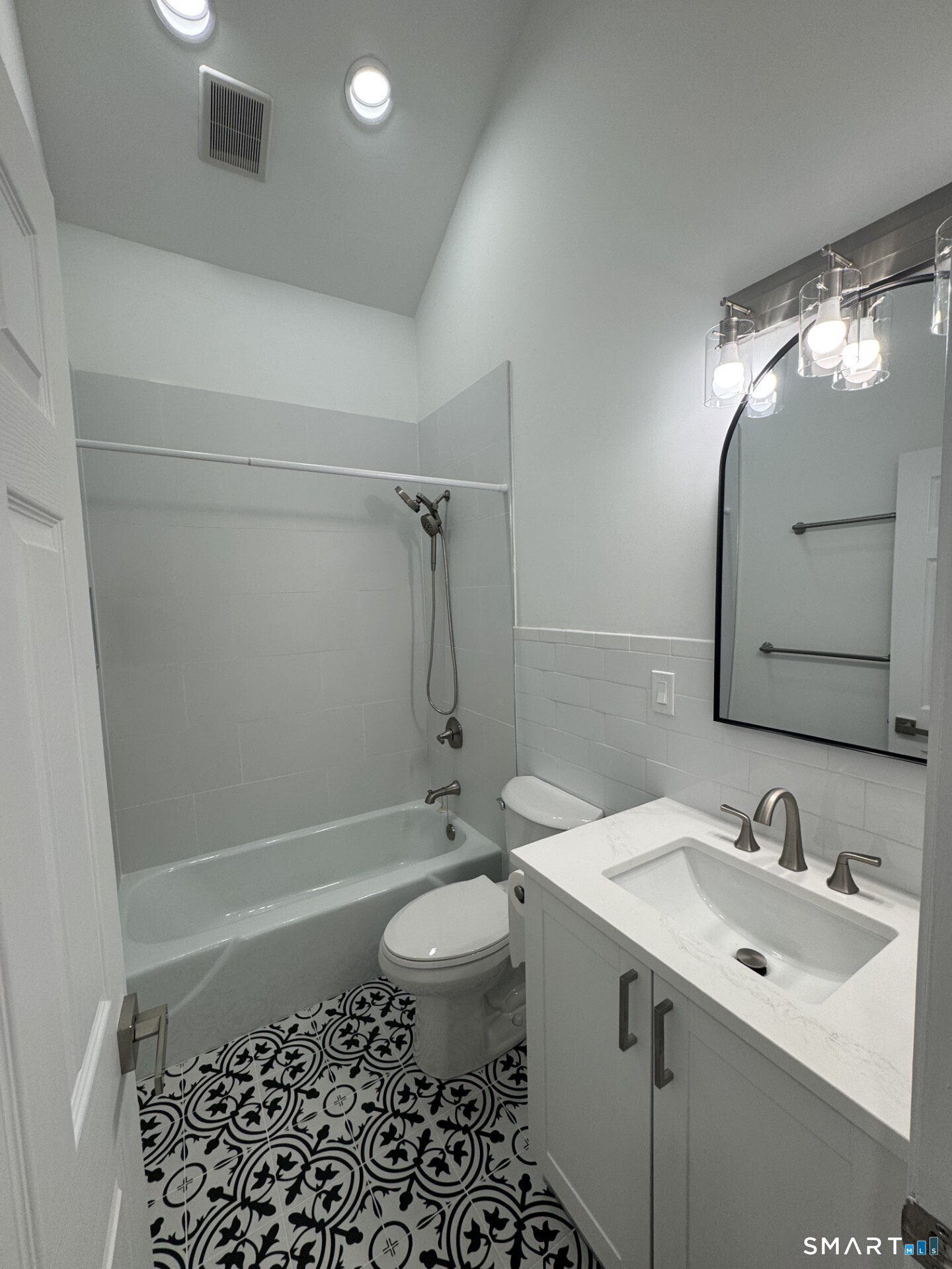 4 Earls Court Farmington CT 06032