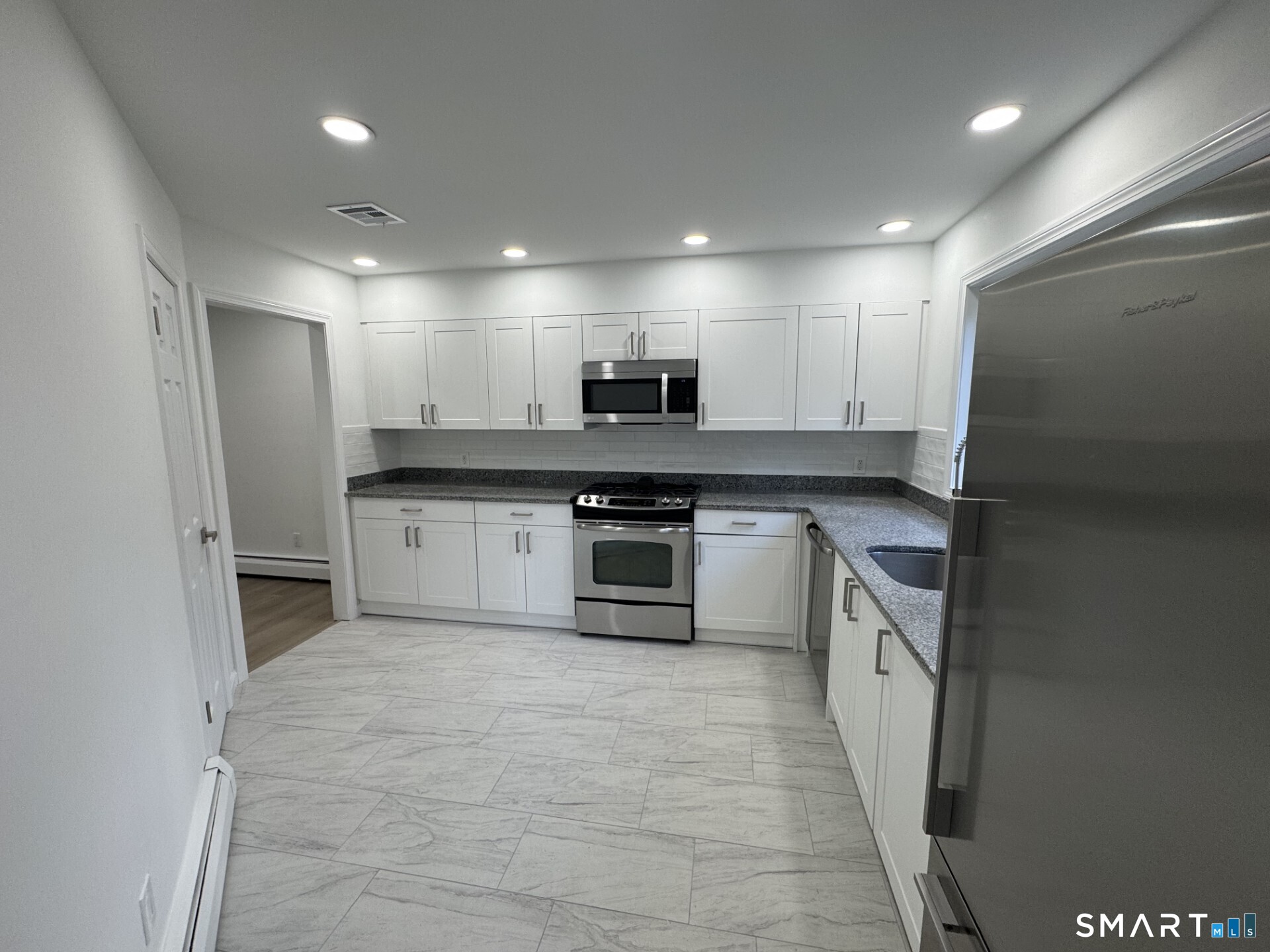 4 Earls Court Farmington CT 06032