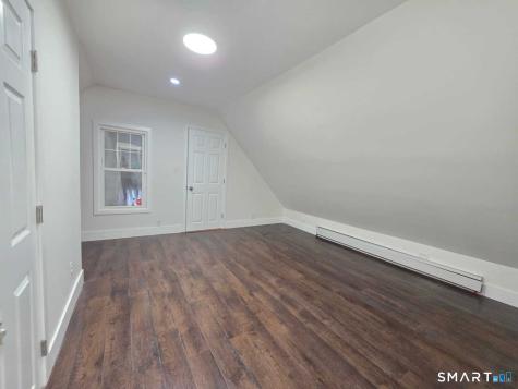 8 Marley Place Waterbury CT 06705
