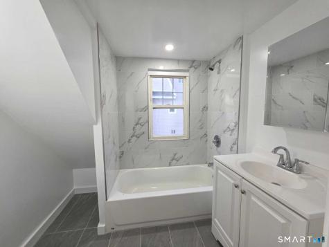 8 Marley Place Waterbury CT 06705