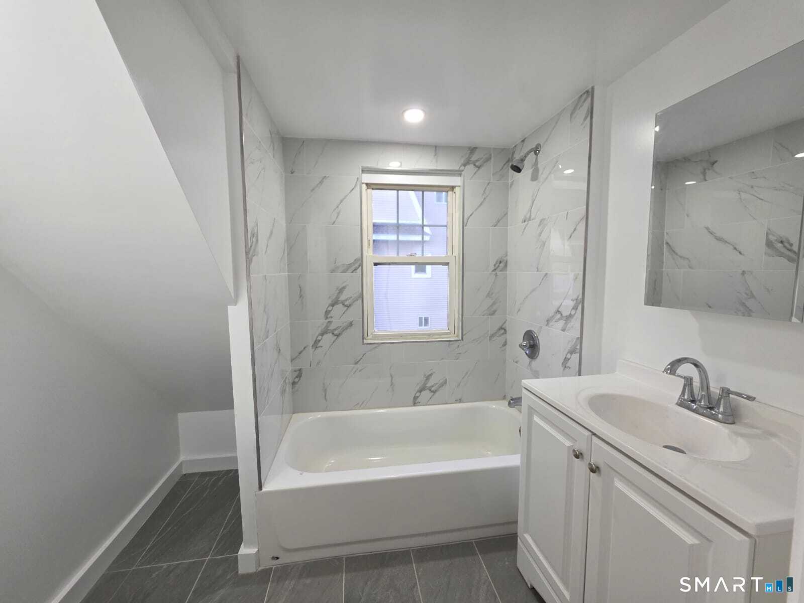 8 Marley Place Waterbury CT 06705