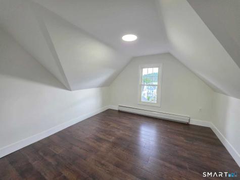8 Marley Place Waterbury CT 06705
