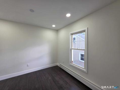 8 Marley Place Waterbury CT 06705
