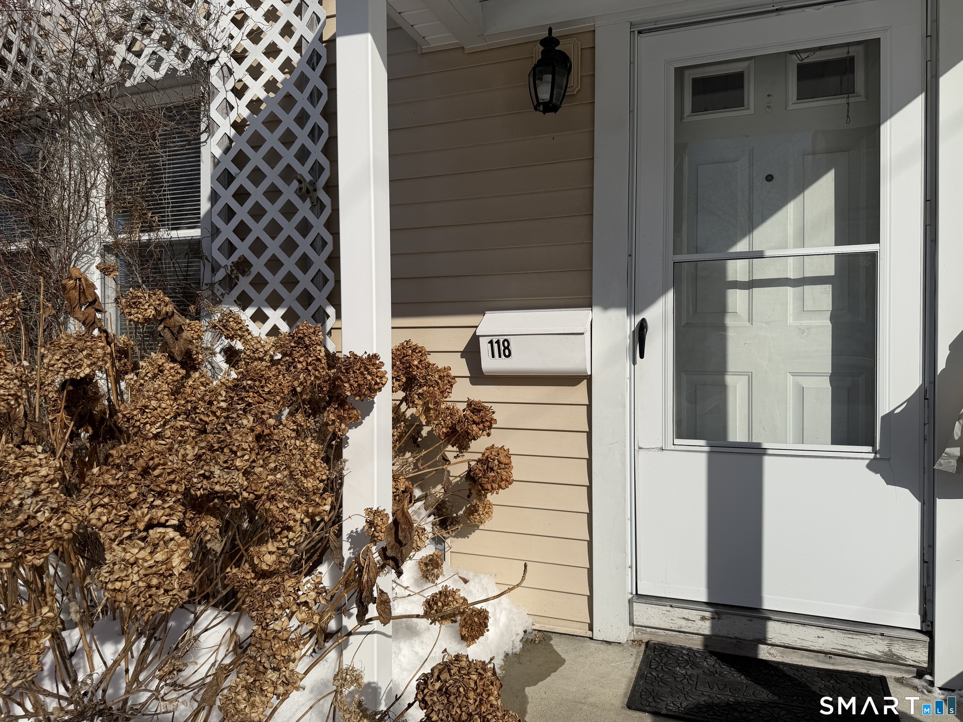 118 Riverview Avenue New London CT 06320