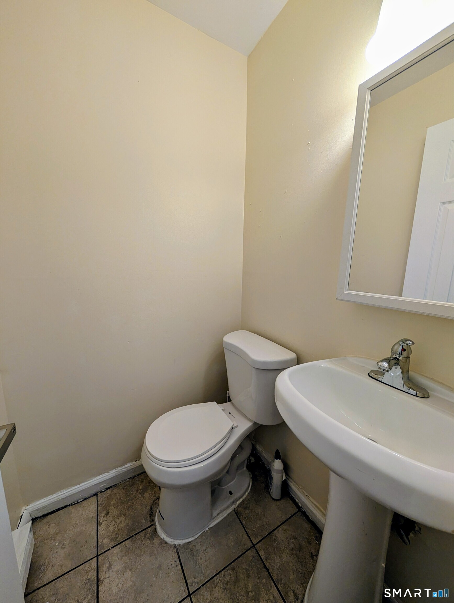 2 Irving Place Danbury CT 06810