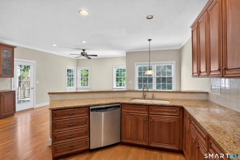 17 Regency Circle Trumbull CT 06611