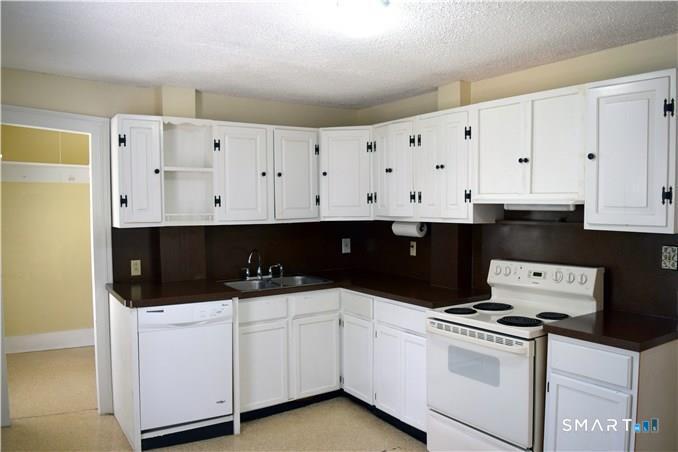 13 Pleasant Street Woodbury CT 06798