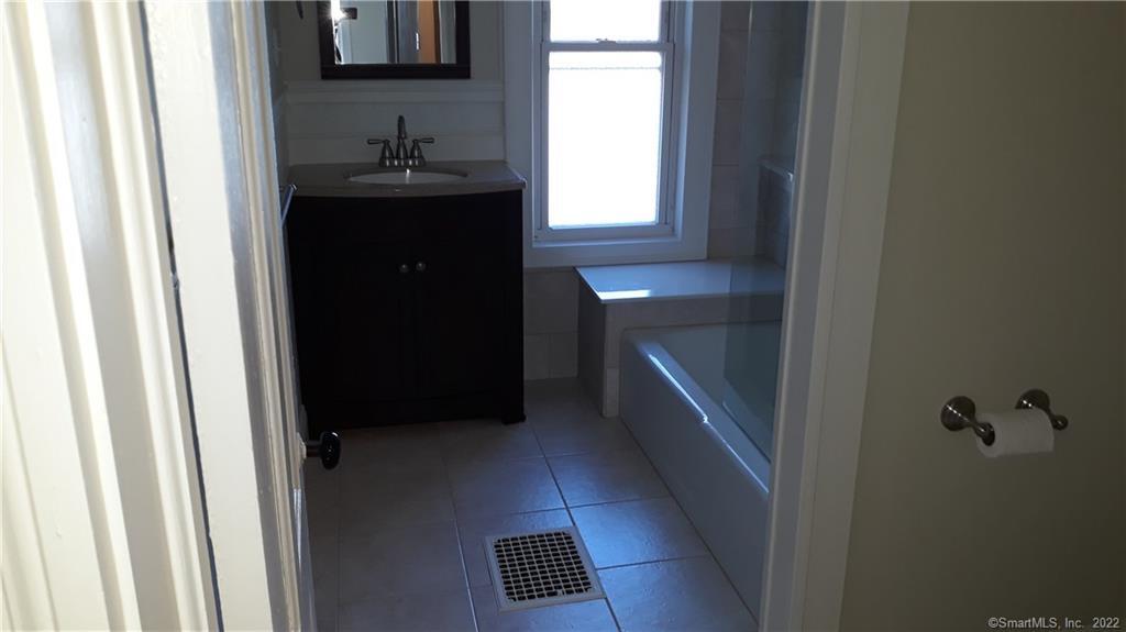 37 Maple Street Manchester CT 06040