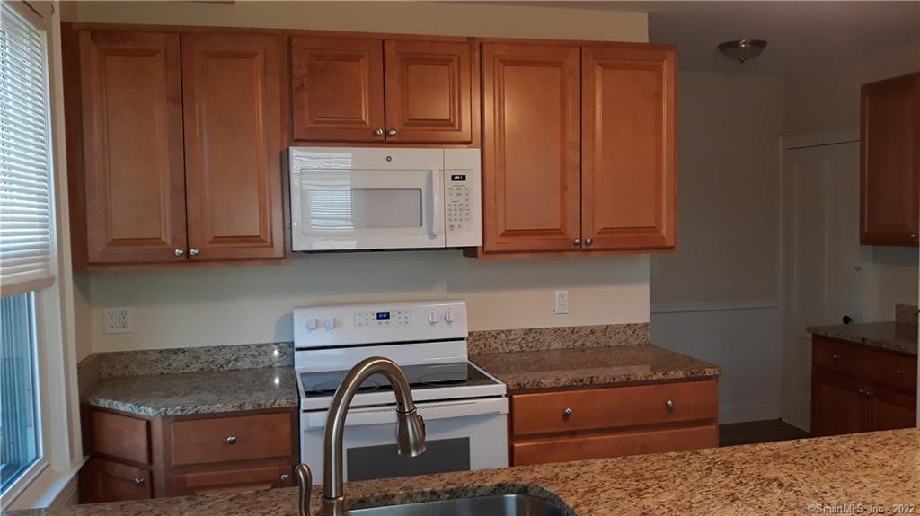 37 Maple Street Manchester CT 06040