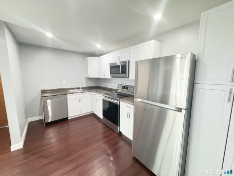 106 Oakwood Avenue West Hartford CT 06119