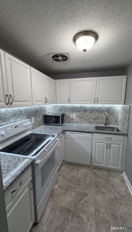 57 Burgundy Hill Lane Middletown CT 06457