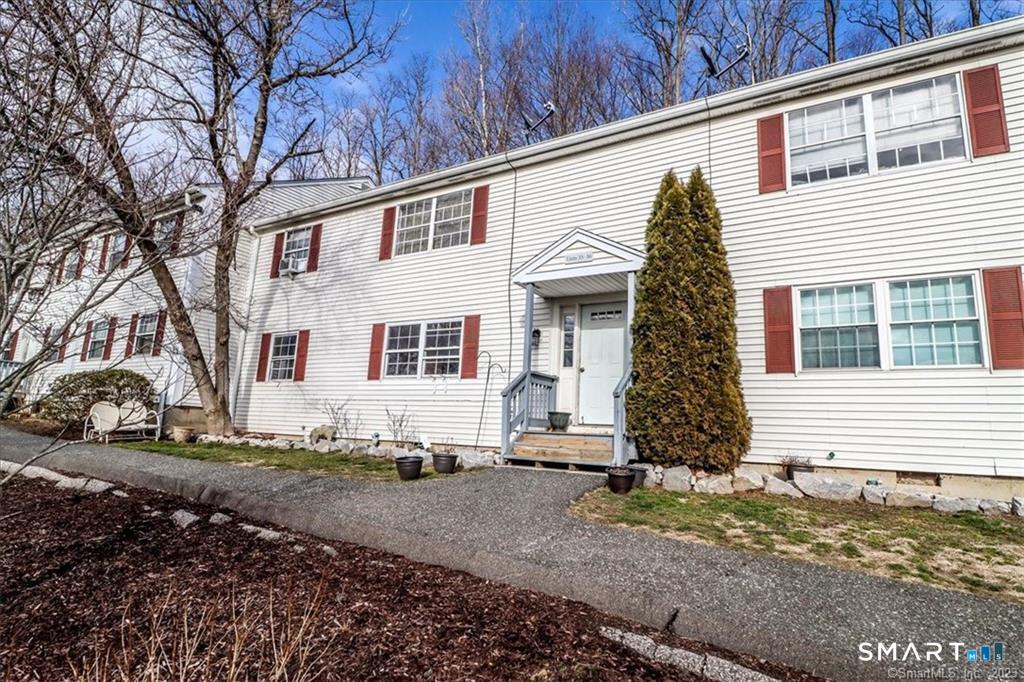 33 Canterbury Arms New Milford CT 06776
