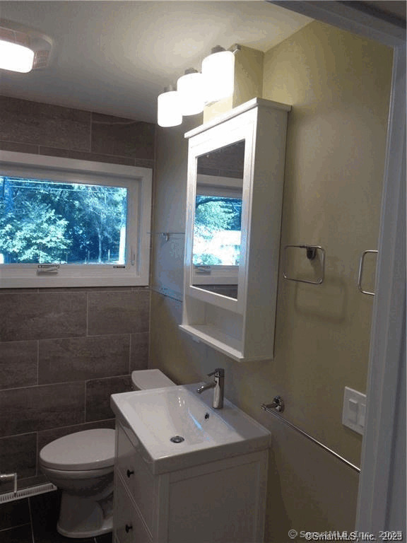 9 Silver Drive Burlington CT 06013