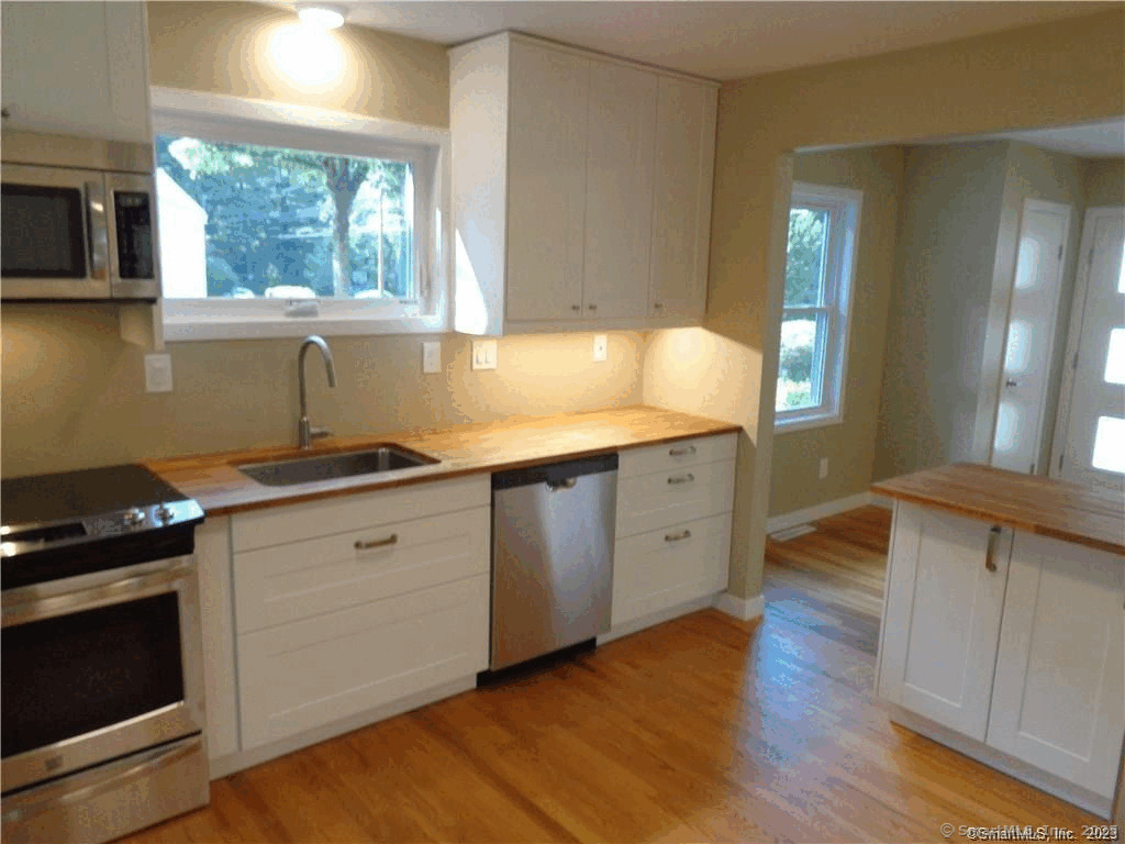 9 Silver Drive Burlington CT 06013