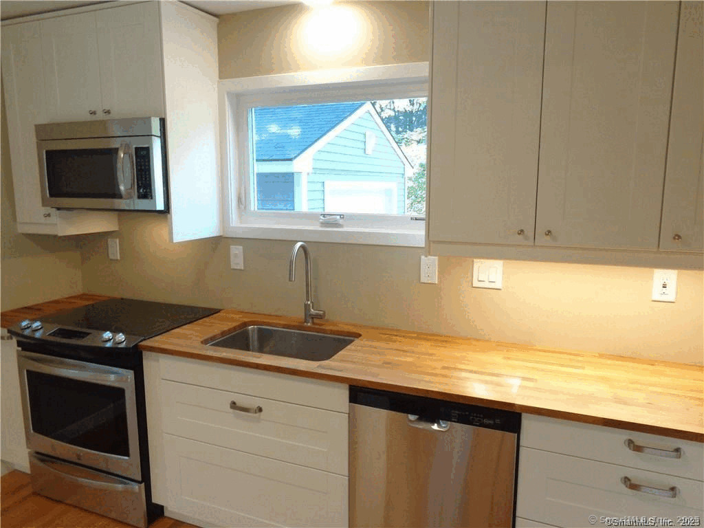 9 Silver Drive Burlington CT 06013