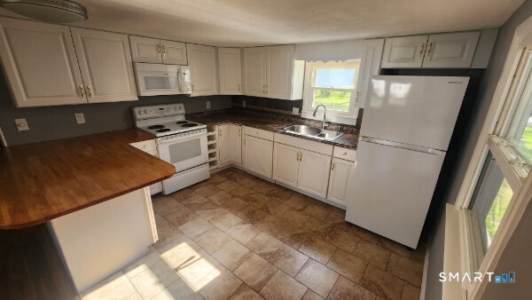 51 Rogers Lake Trail Old Lyme CT 06371