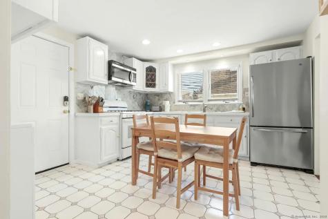 584 Courtland Avenue Bridgeport CT 06605