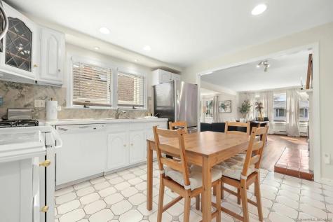 584 Courtland Avenue Bridgeport CT 06605