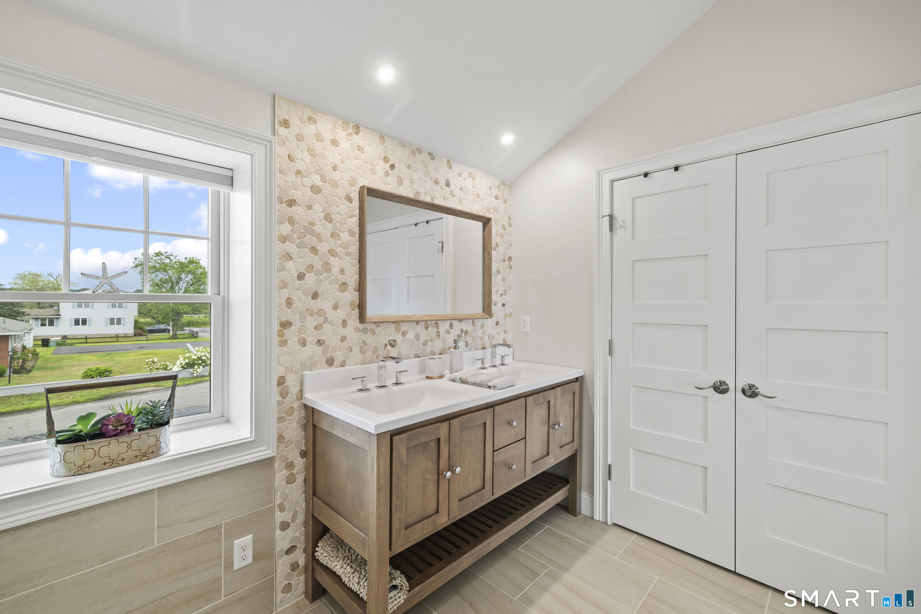 18 Belaire Manor Old Saybrook CT 06475