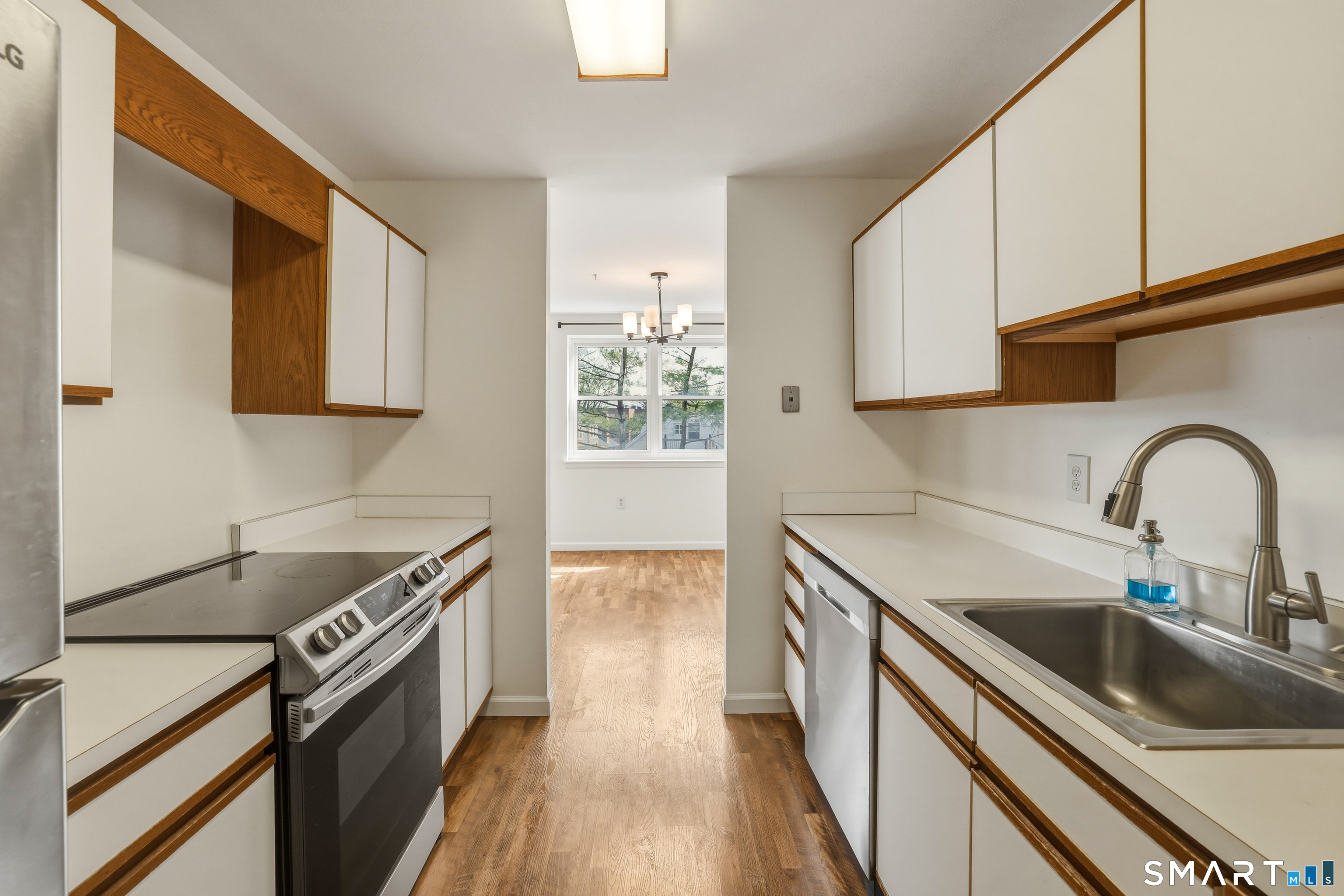 889 Farmington Avenue West Hartford CT 06119
