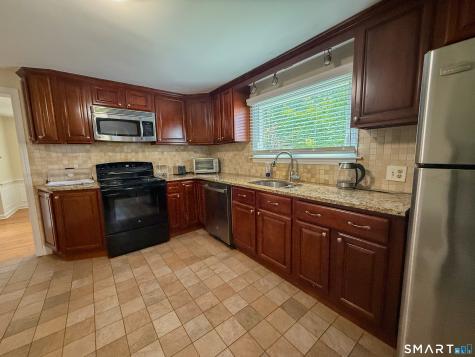 1657 Farmington Avenue Farmington CT 06085