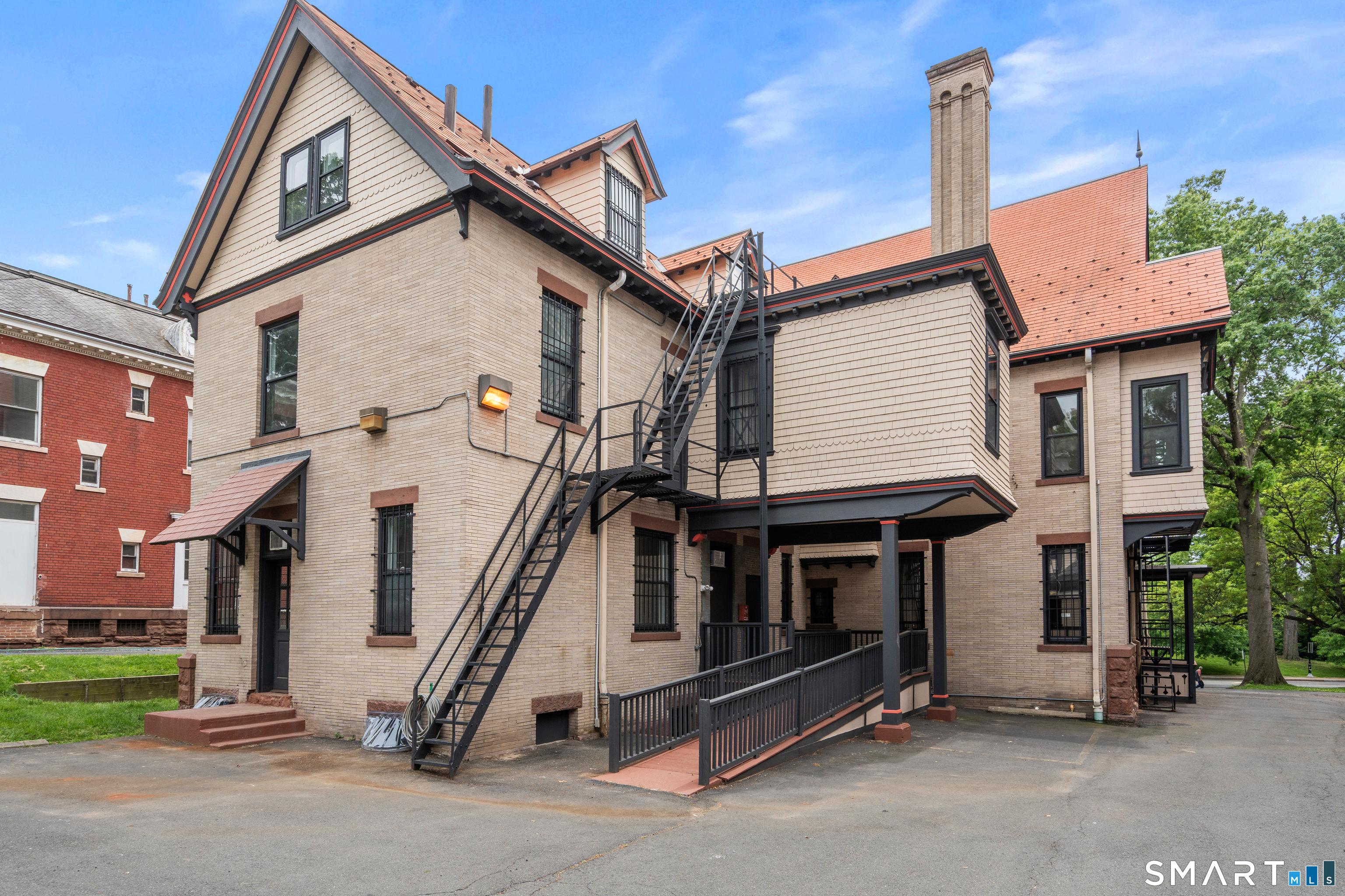 360 Farmington Avenue Hartford CT 06105