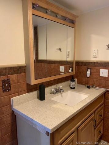 57 Knollcrest Road New Fairfield CT 06812