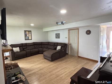 9 Oakledge Circle Norwalk CT 06854