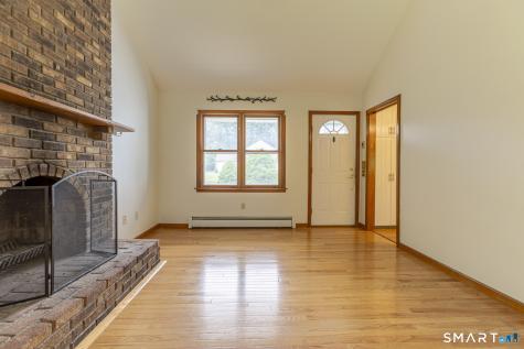 32 Bourbon Street South Windsor CT 06074