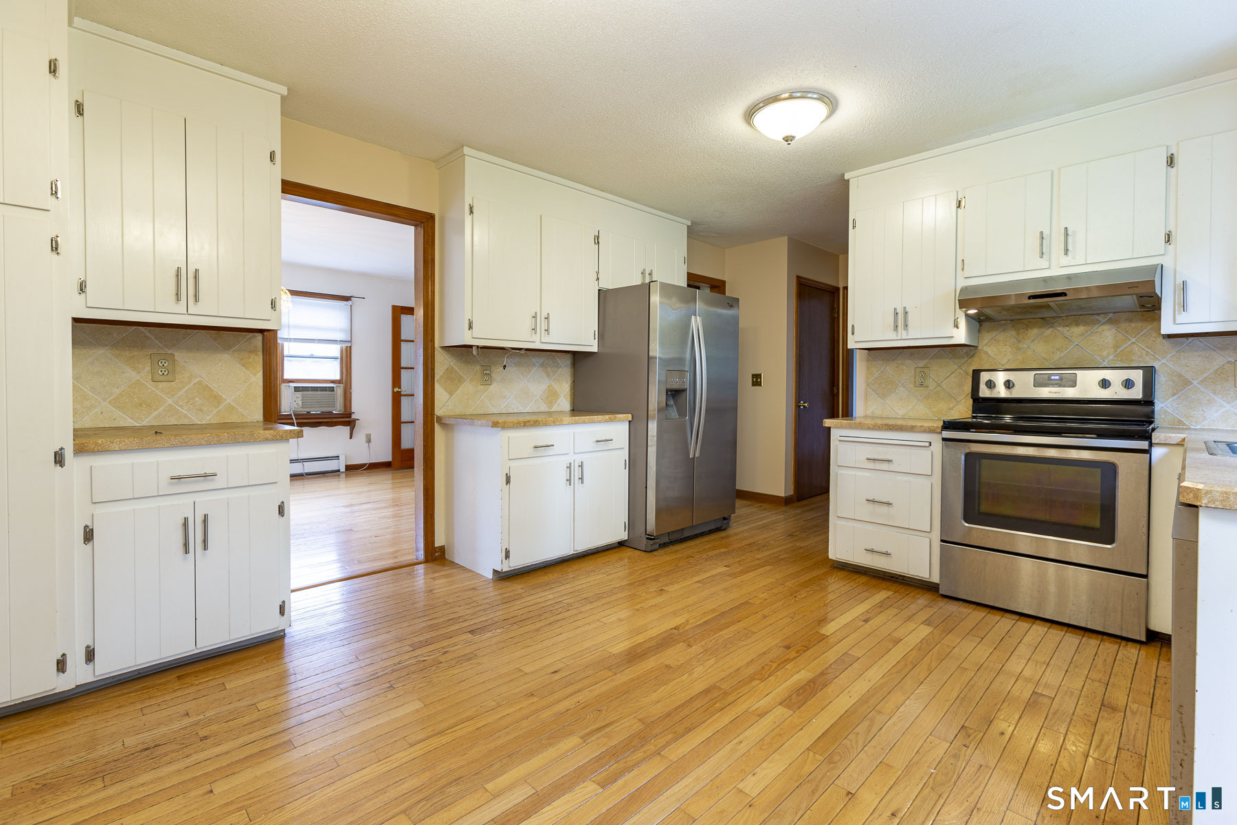 32 Bourbon Street South Windsor CT 06074