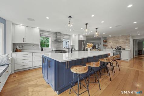 211 Laurel Road New Canaan CT 06840