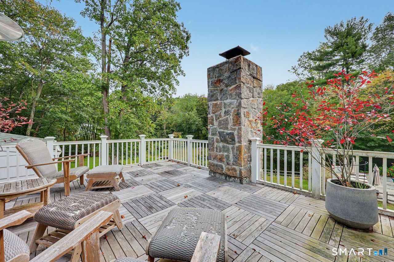 211 Laurel Road New Canaan CT 06840