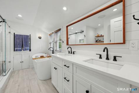 211 Laurel Road New Canaan CT 06840