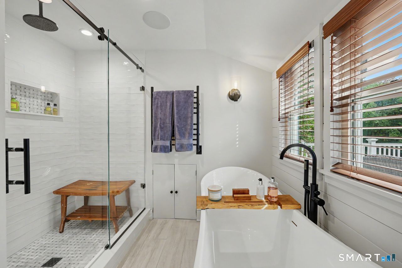 211 Laurel Road New Canaan CT 06840