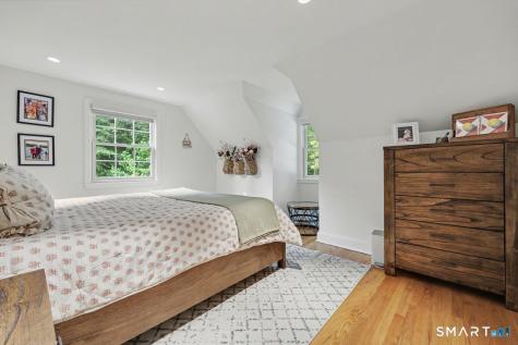 211 Laurel Road New Canaan CT 06840